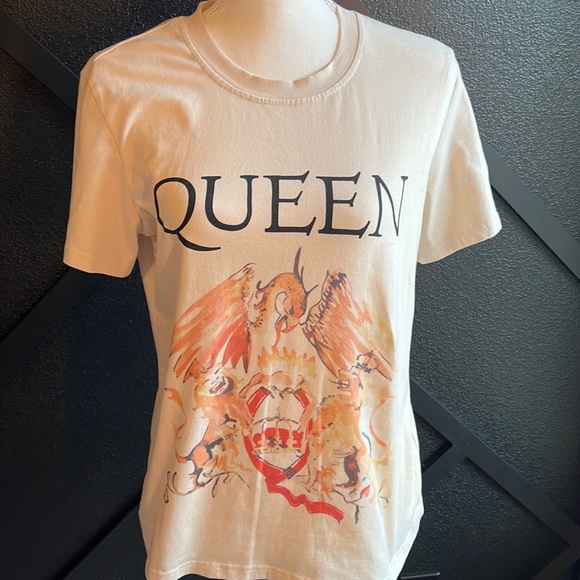 Tops - Brand unknown- Great condition Queen Tee